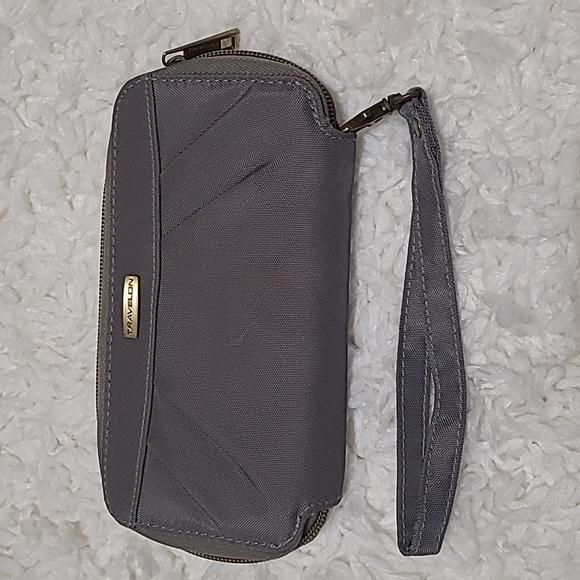 Used Travelon Wristlet/wallet - Grey - Picture 1 of 7